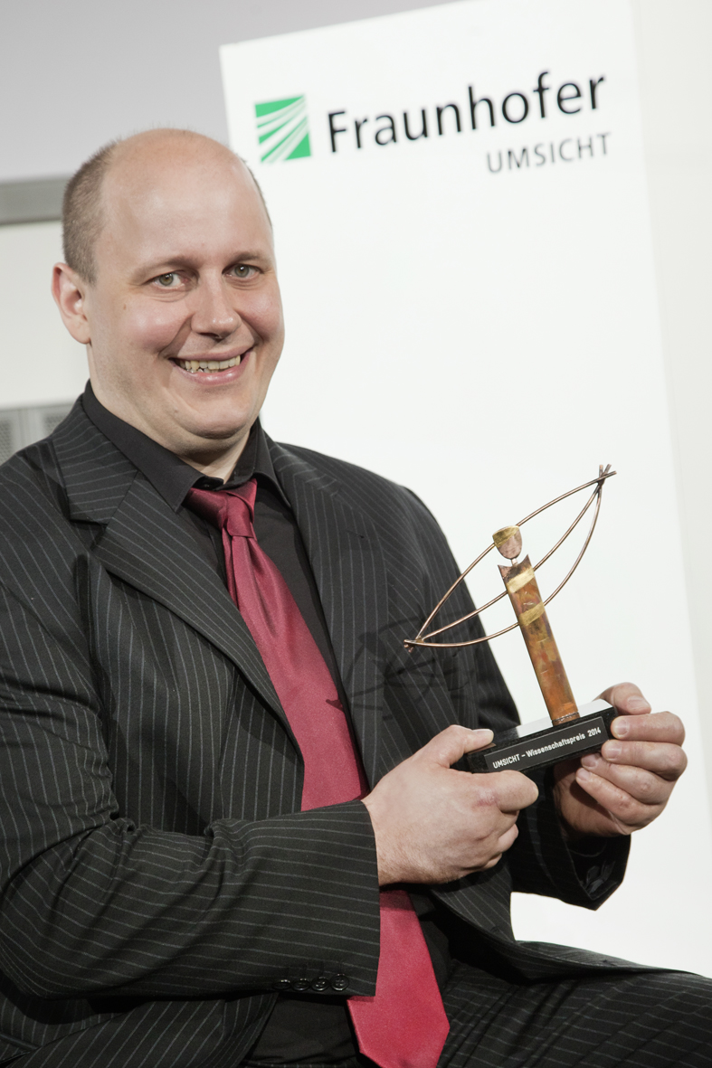 Dr. Thomas Mayer-Gall mit dem Wissenschaftspreis