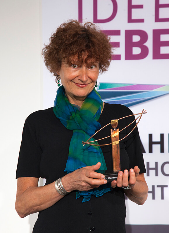 Cornelia Borrmann mit dem Wissenschaftspreis